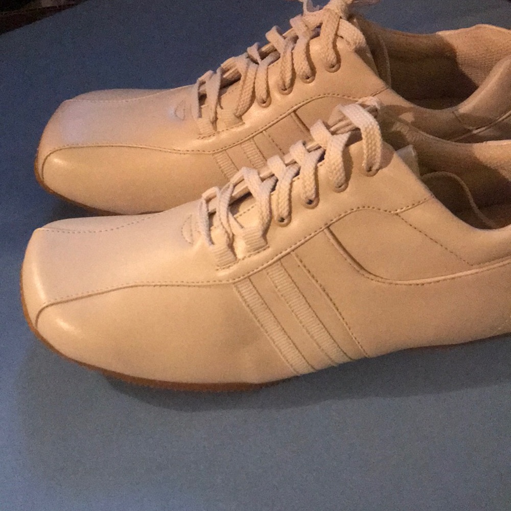 Woman shoes